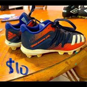 Boys cleats